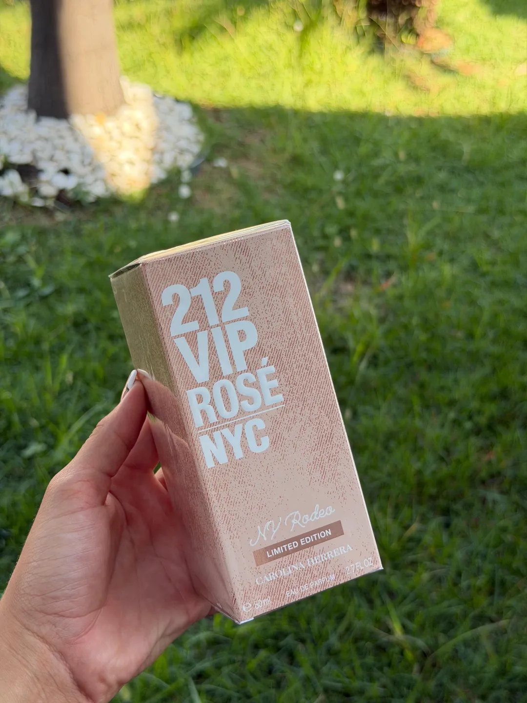 Perfume 212 VIP Rosé NYC Limited EditionvCarolina Herrera 80ml 1