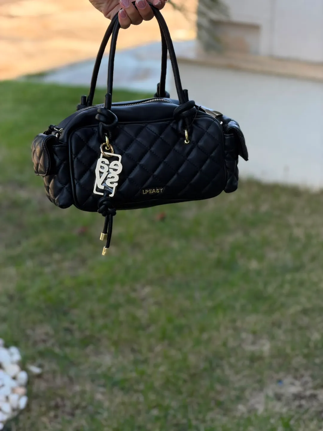 Bolsa Lança Perfume Tote Matelasse Charm Preta 1